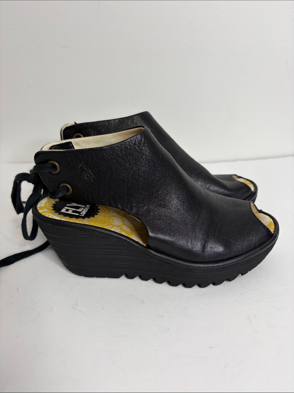 Fly London Sandals Womens 36 6 5.5 Black Leather Peep Toe Wedge Platform Shoes